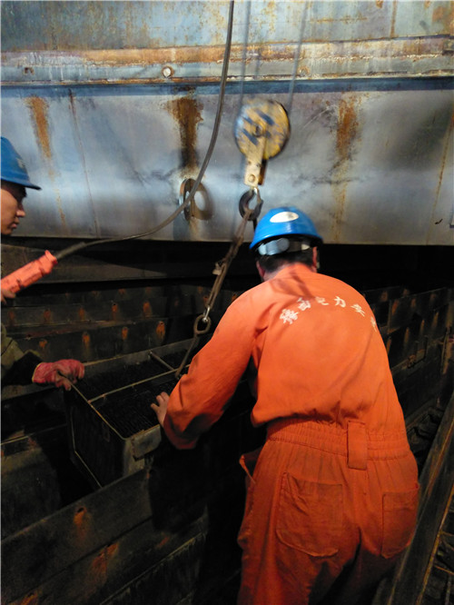 空预器蓄热元件吊包清洗04