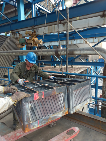 空预器吊包清洗